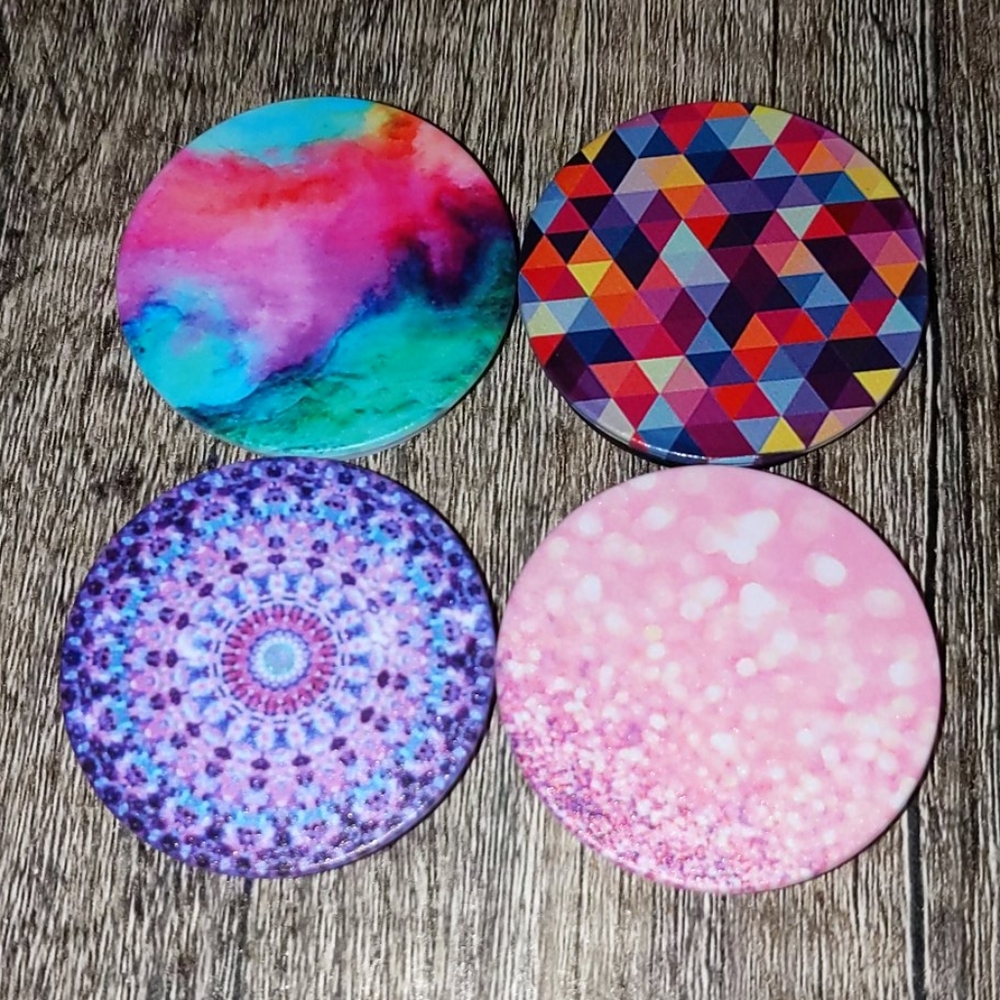 Lot of 4 colorful pop sockets
